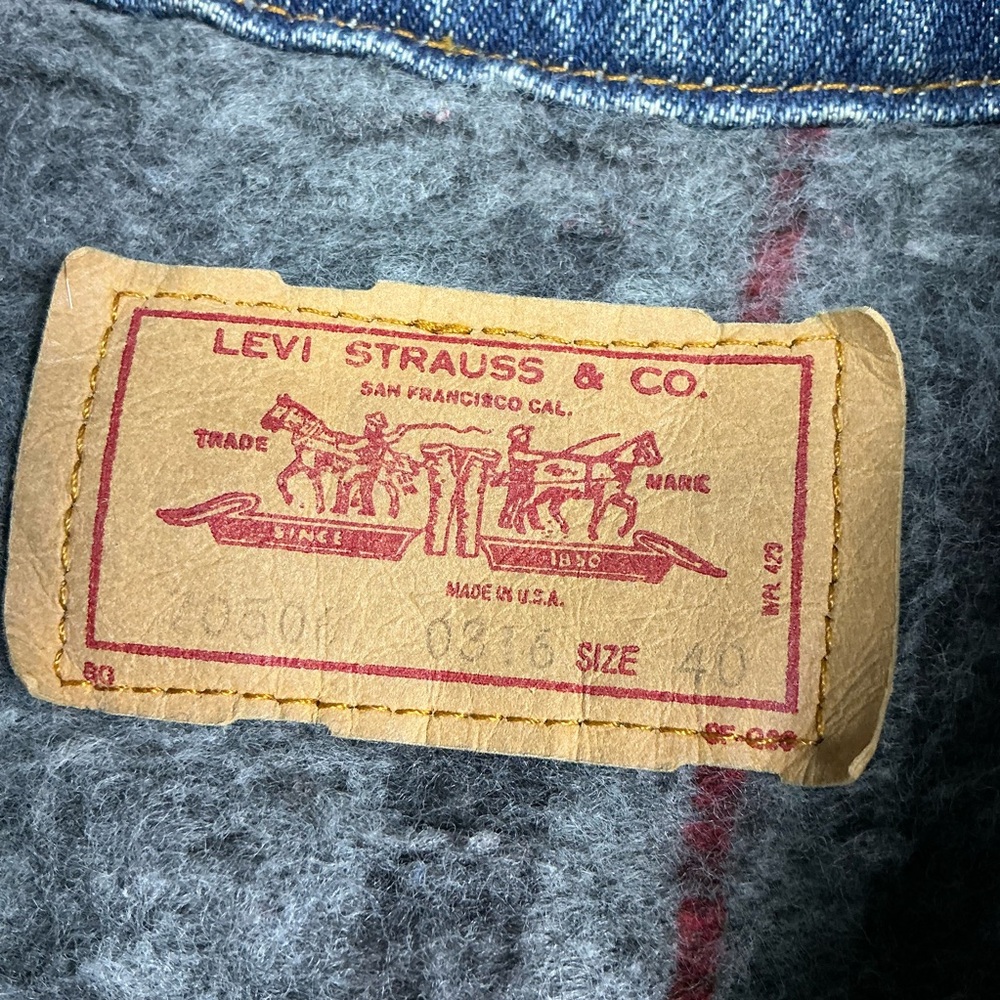 Vintage Levi’s 90s blanket lined medium wash denim jacket USA made size small - Picture 2 of 5